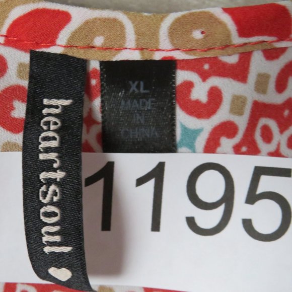 Heart‎ Soul* Women's 3/4 Sleeve V-Neck Pointed Hem Pullover Blouse~ Size X-Large - Picture 6 of 12